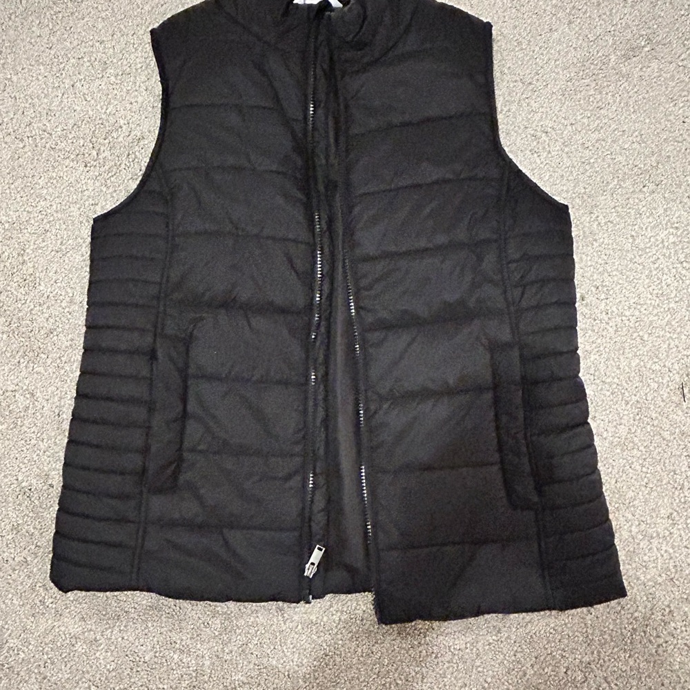 Time and Tru Black Puffer Vest